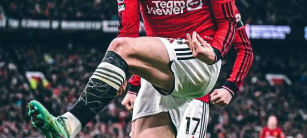 Yabo-曼联在比赛中受伤退赛，马龙主帅表示担忧！