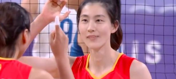 yabo亚博体育下载-中国女排在比赛中受伤退赛，勇士主帅表示担忧